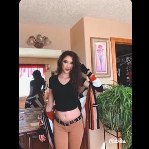 Meet your Posher, Alexis